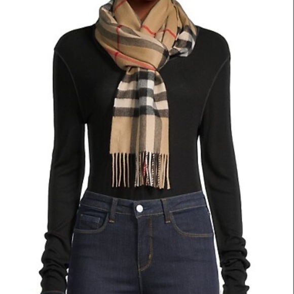 BURBERRY London 💯 % cashmere scarf - Picture 1 of 7